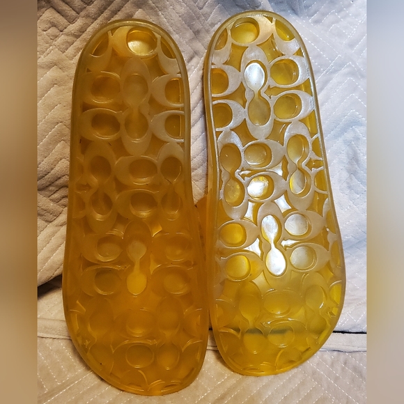 Coach Sandals Ulyssa Jelly Slides - Buttercup Yellow - Size 9 EUC Pool Beach - Picture 4 of 5